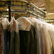 425px-Dry_clean_rack